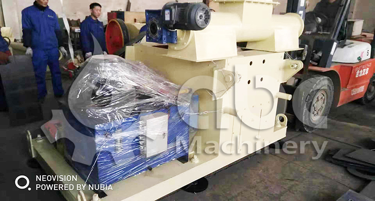 punching wood briquette machine is delivering