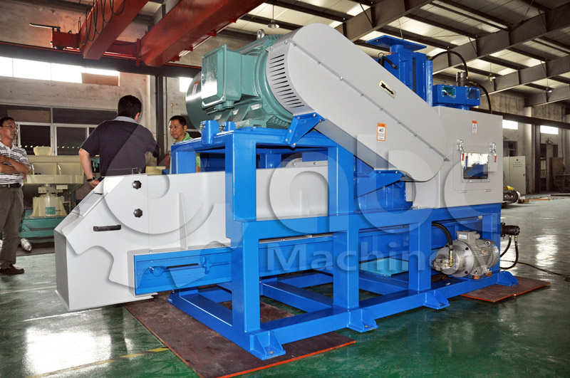 wood log crushing machine for processing large tree and branch